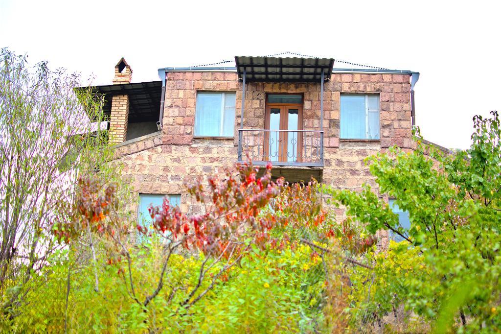 Old Bridge B&B Yeghegnadzor Exterior photo